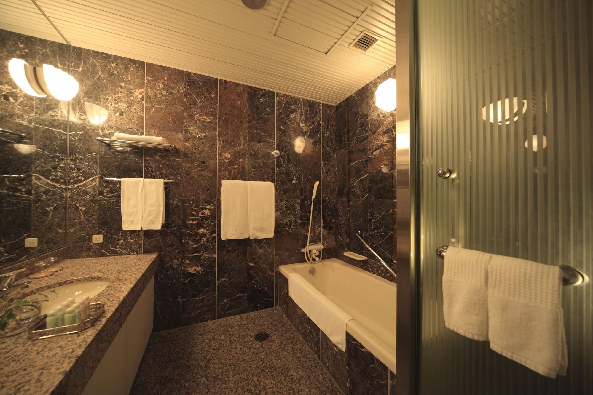 Royal Oak Hotel Spa & Gardens Otsu Eksteriør bilde